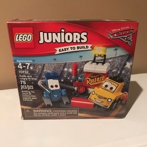 LEGO Junior Cars 3 Guido and Luigi’s Pit Stop